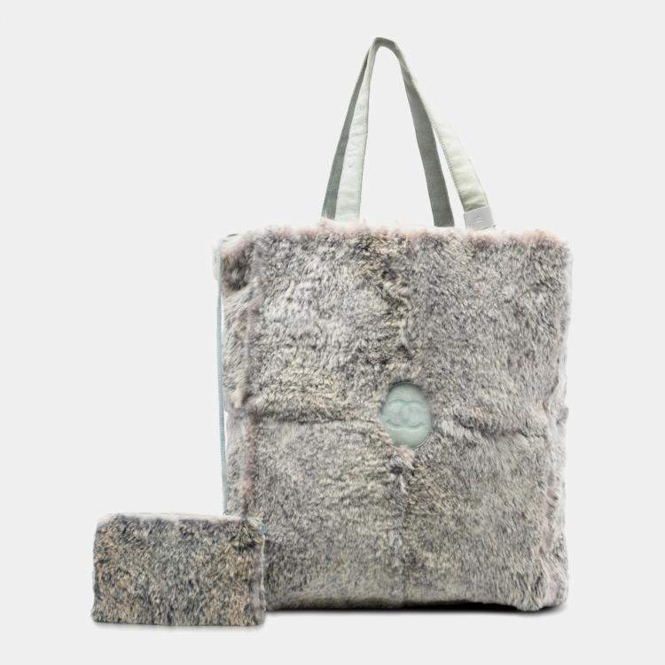 مملوكة مسبقًا Chanel Grey CC Lapin Fur Tote