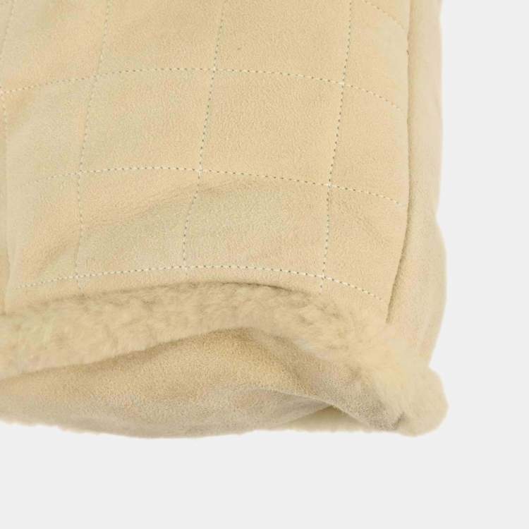 مملوكة مسبقًا Chanel Beige Mouton Shearling Tote Bag