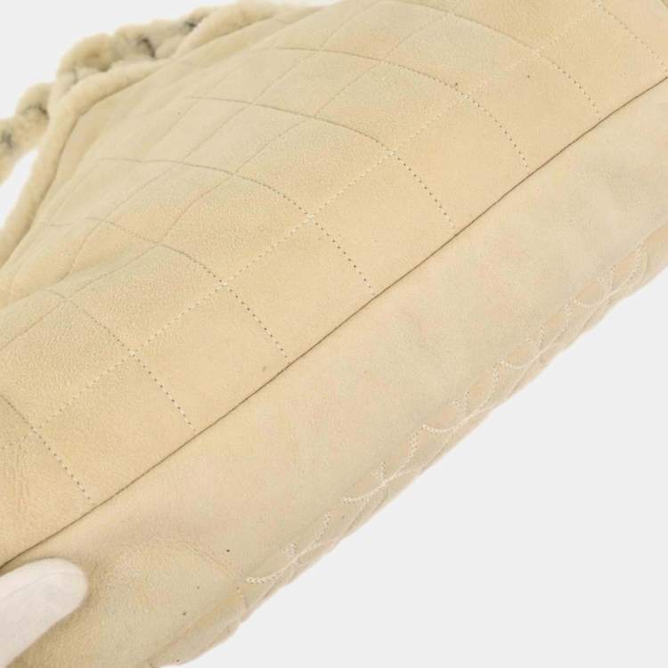 مملوكة مسبقًا Chanel Beige Mouton Shearling Tote Bag