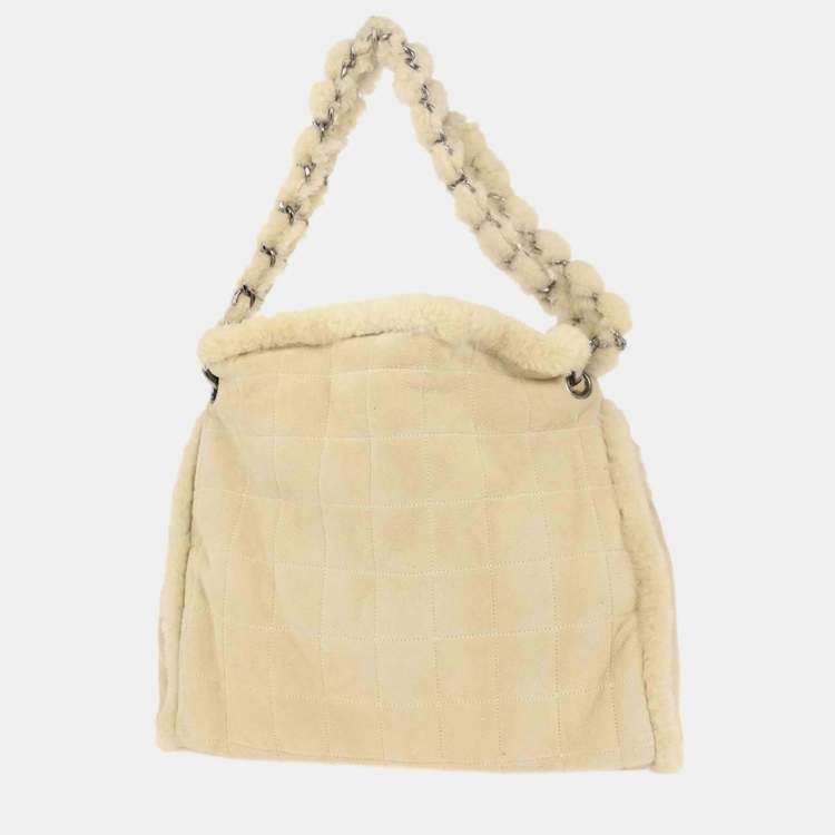 مملوكة مسبقًا Chanel Beige Mouton Shearling Tote Bag