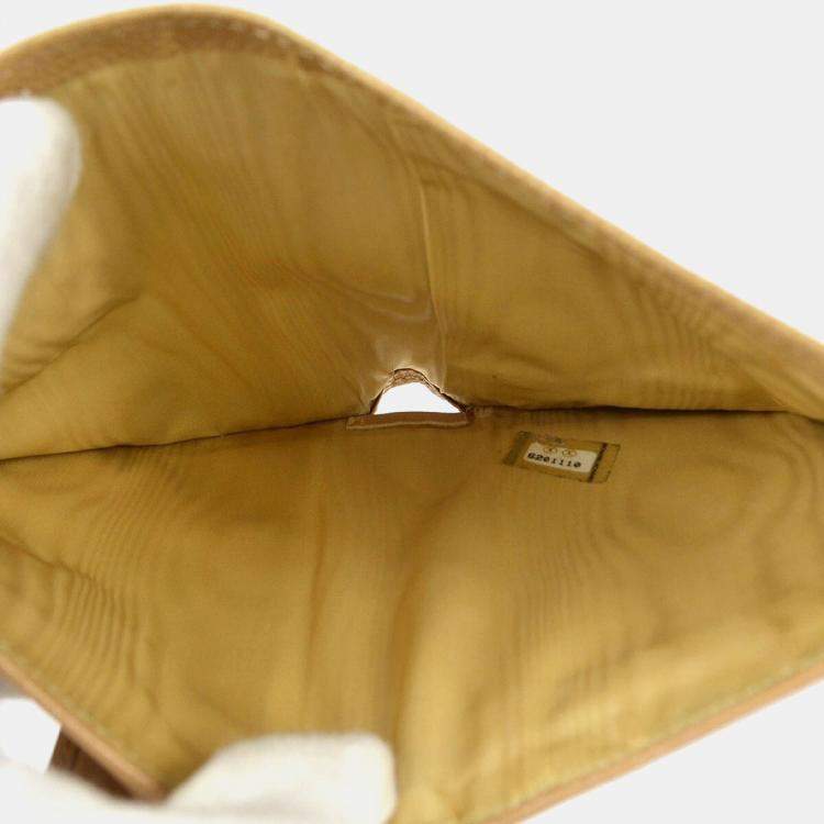 Pre Owned Chanel Trifold Beige Calfskin Wallet