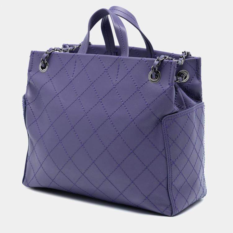 مملوكة مسبقًا Chanel Purple Medium CC Quilted Calfskin Pocket Tote