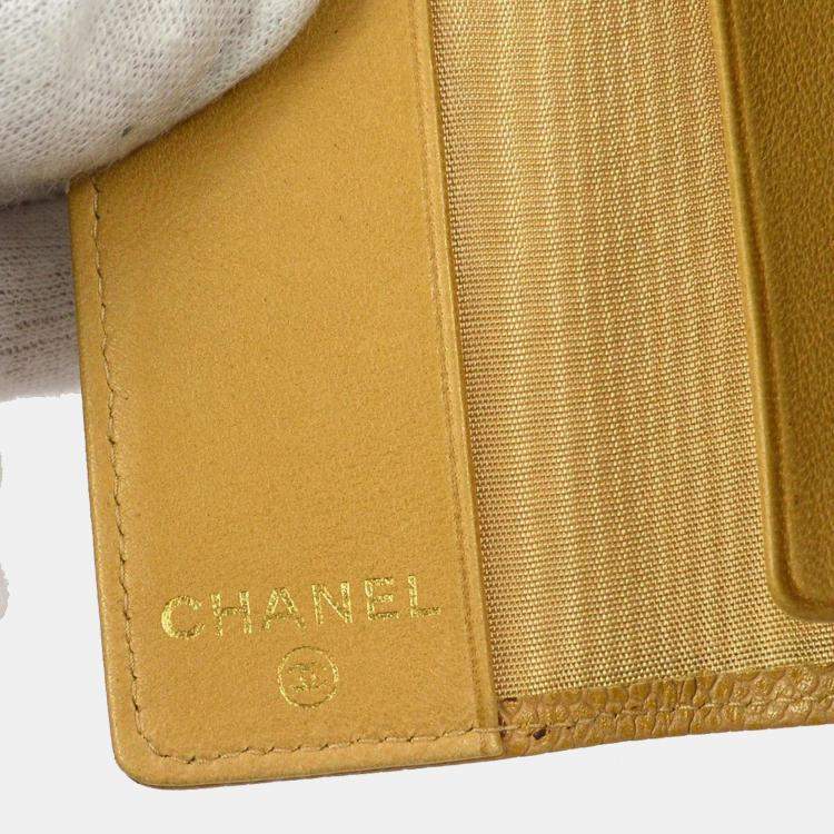مملوكة مسبقًا Chanel Small Beige Calfskin Leather Key Case