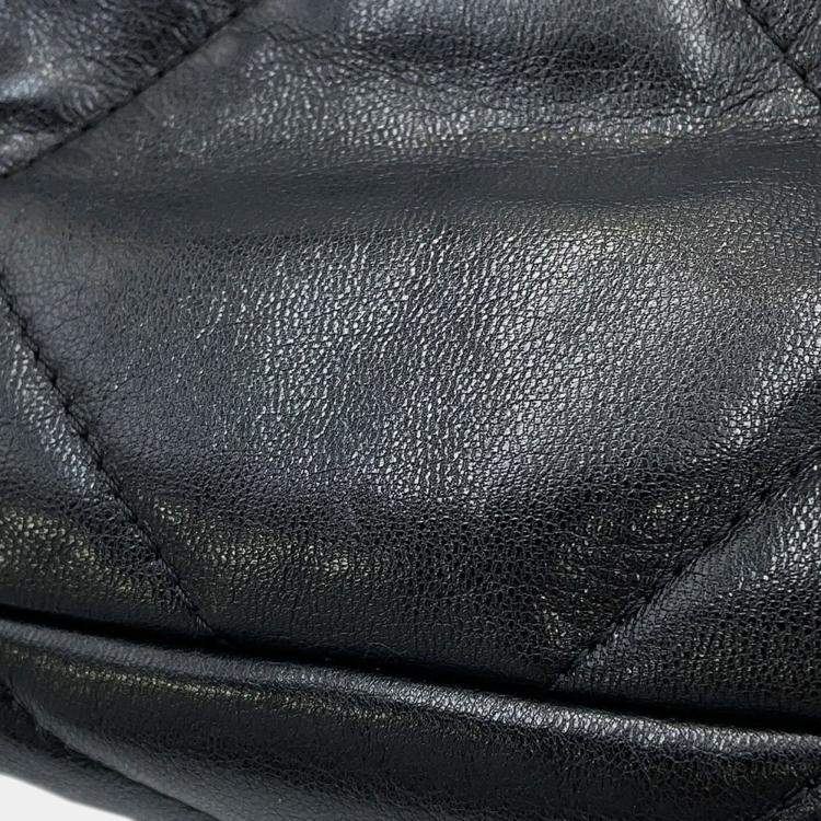 Pre Owned Chanel 19 Matelasse Lambskin Leather Shoulder Bag