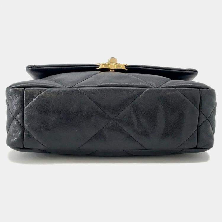 Pre Owned Chanel 19 Matelasse Lambskin Leather Shoulder Bag