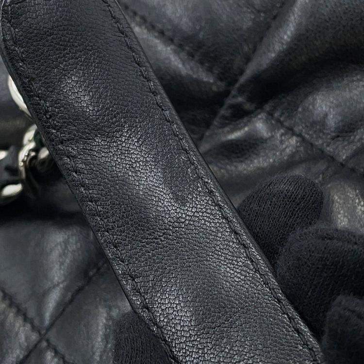 Pre Owned Chanel 19 Matelasse Lambskin Leather Shoulder Bag