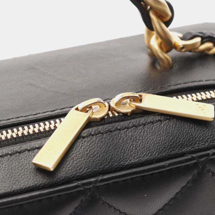 Pre Owned Chanel Matelasse Shoulder Bag Lambskin (Sheepskin) Black