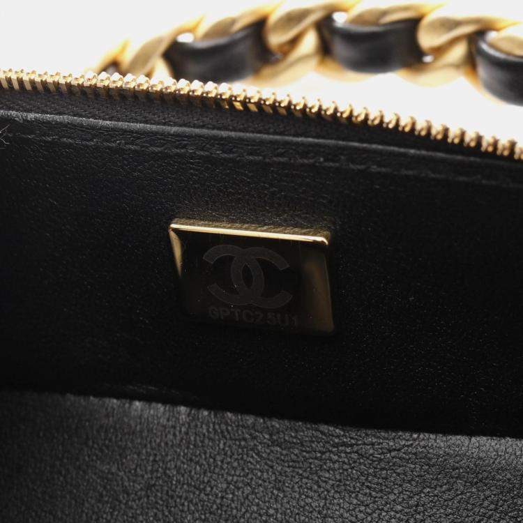 Pre Owned Chanel Matelasse Shoulder Bag Lambskin (Sheepskin) Black