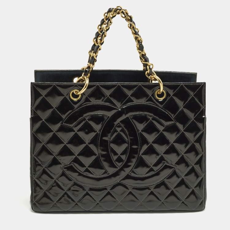 مملوكة مسبقًا Chanel Black Quilted Patent Leather Chain Tote