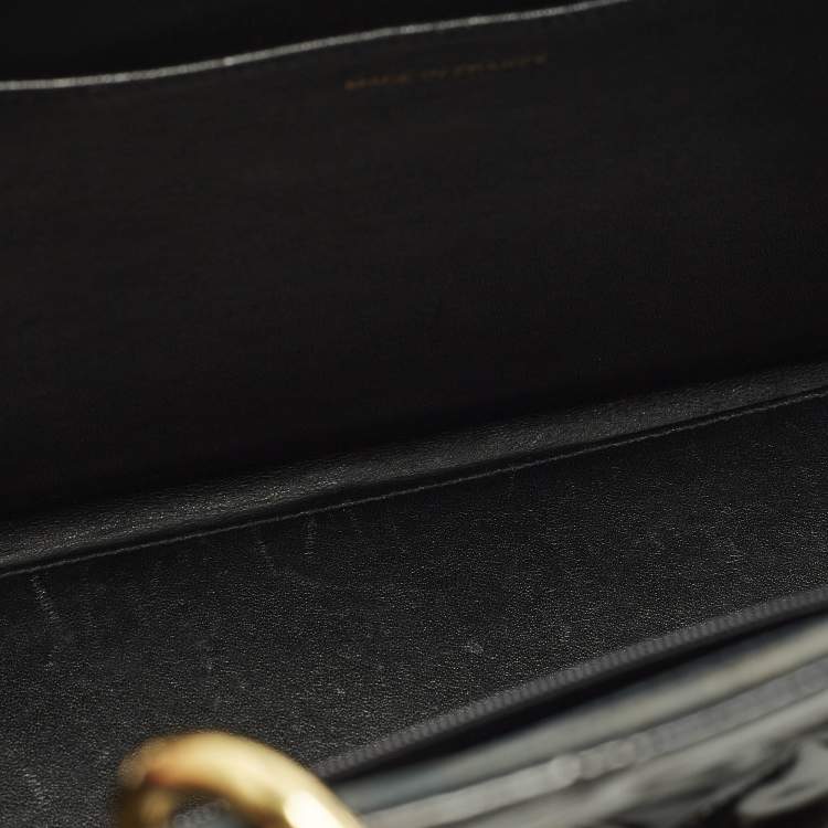 مملوكة مسبقًا Chanel Black Quilted Patent Leather Chain Tote