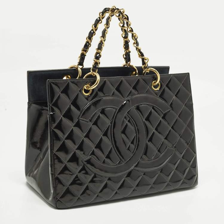 مملوكة مسبقًا Chanel Black Quilted Patent Leather Chain Tote