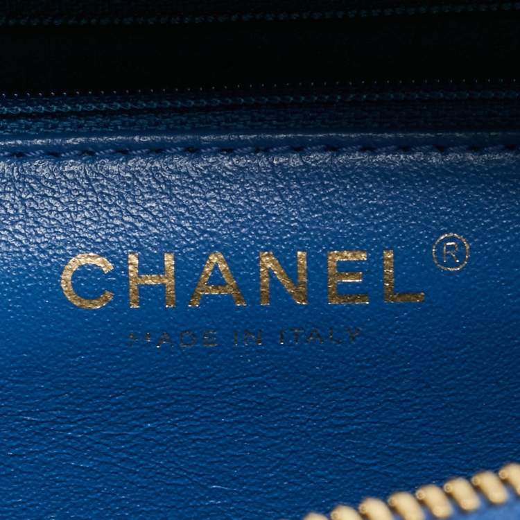 Pre Owned Chanel Trendy CC Medium Blue Chevron Leather Bowling Bag