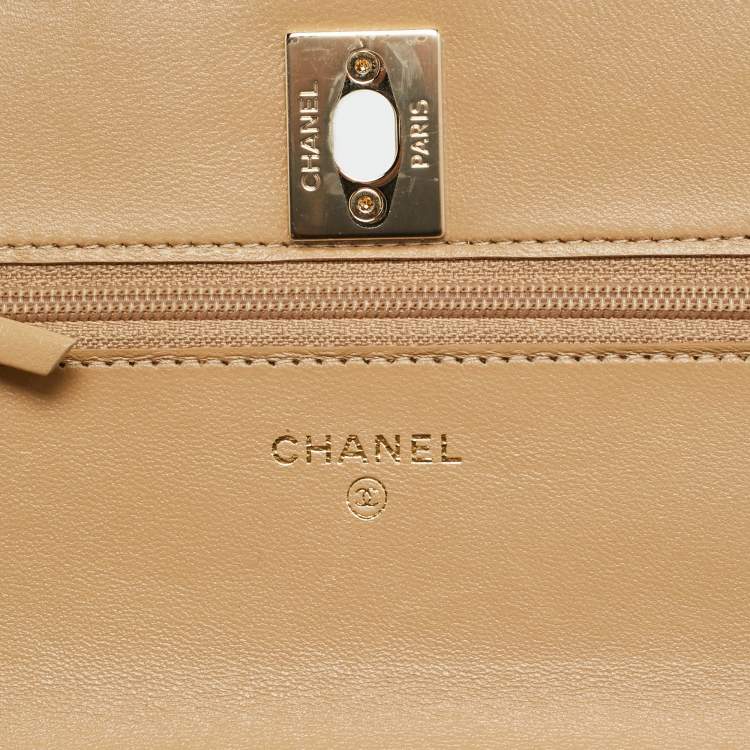 Pre Owned Chanel Trendy CC Beige Quilted Leather Wallet On Chain