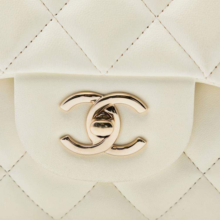 Pre Owned Chanel White Jumbo Classic Lambskin Double Flap