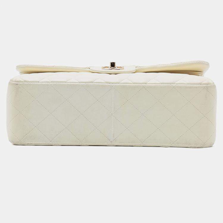 Pre Owned Chanel White Jumbo Classic Lambskin Double Flap