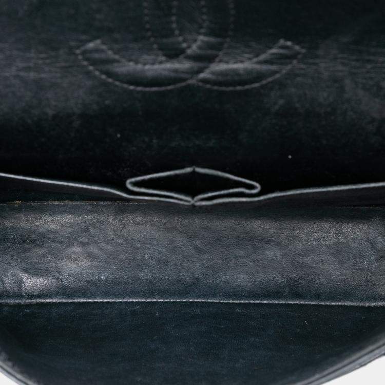 Pre Owned Chanel Black Medium Classic Caviar Double Flap