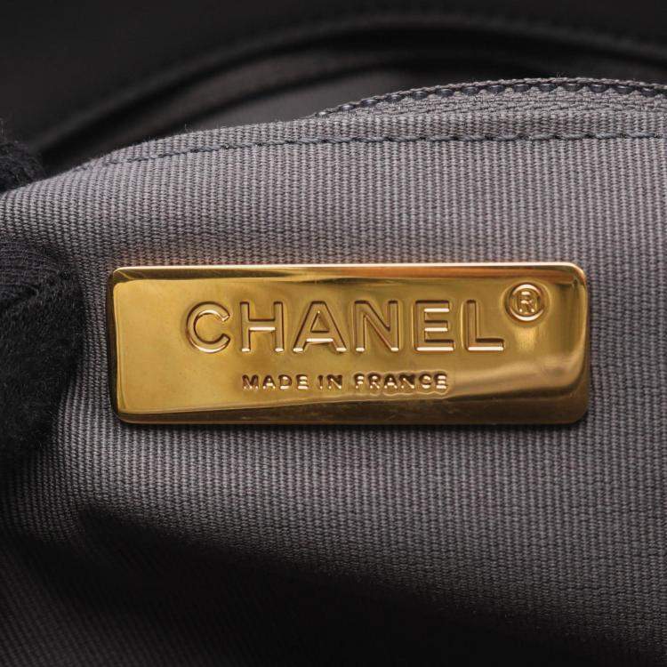 Pre Owned Chanel 19 Gray Lambskin Leather Shoulder Bag