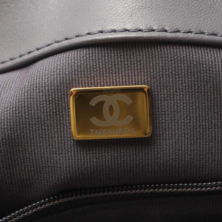 Pre Owned Chanel 19 Gray Lambskin Leather Shoulder Bag