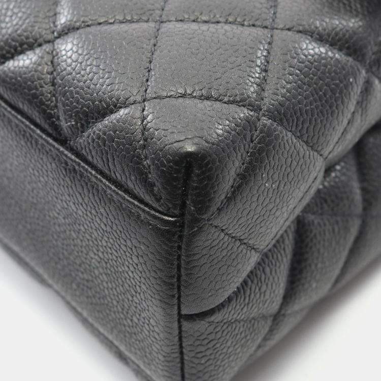 Pre Owned Chanel Black Caviar Grained Calfskin Leather Top Handle Bag