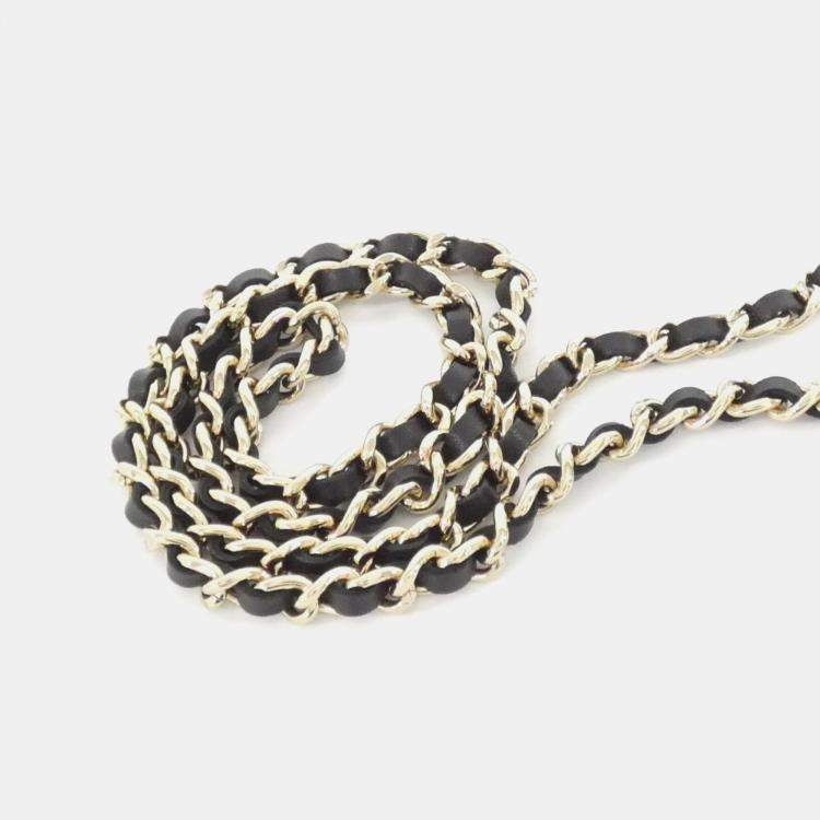 Pre Owned Chanel Beige/Black Lambskin Chain Clutch