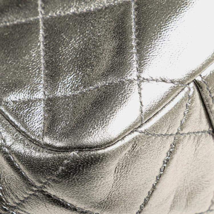 Pre Owned Chanel Matelasse Coco Mark Clasp Chain Shoulder Bag In Silver Lambskin