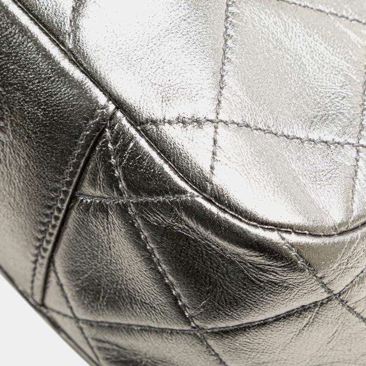 Pre Owned Chanel Matelasse Coco Mark Clasp Chain Shoulder Bag In Silver Lambskin