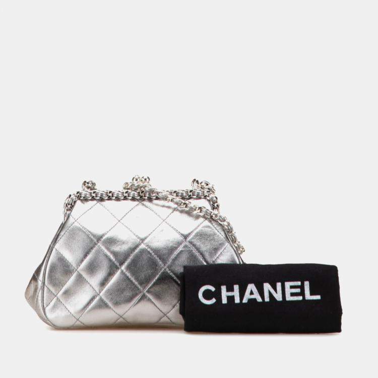 Pre Owned Chanel Matelasse Coco Mark Clasp Chain Shoulder Bag In Silver Lambskin