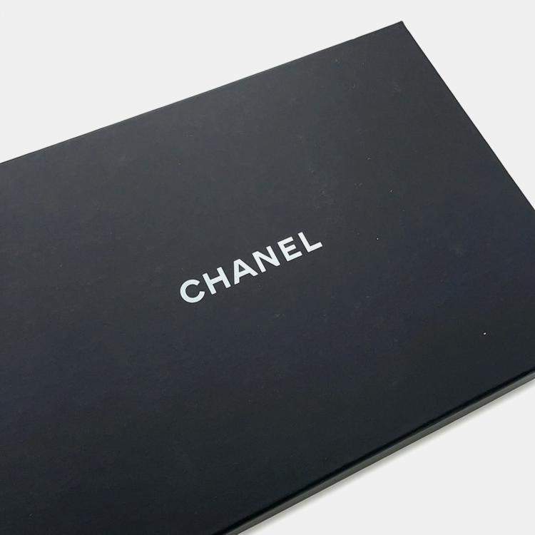 مملوكة مسبقًا Chanel Chain Wallet With Coco Mark Matelasse 19 Quilted Lambskin