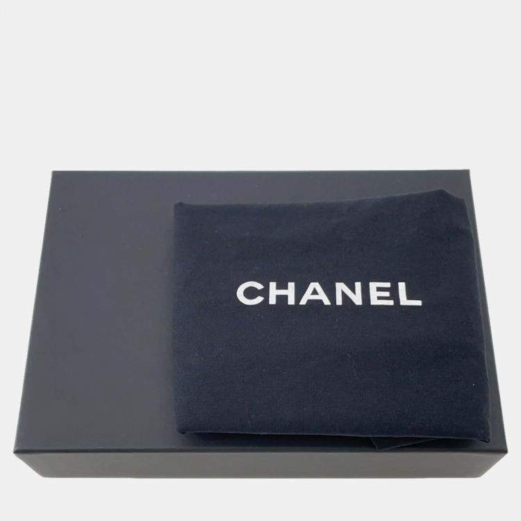 مملوكة مسبقًا Chanel Chain Wallet With Coco Mark Matelasse 19 Quilted Lambskin