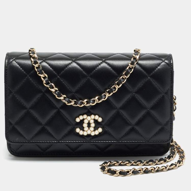 مملوكة مسبقًا Chanel CC Pearl Black Quilted Leather Wallet On Chain