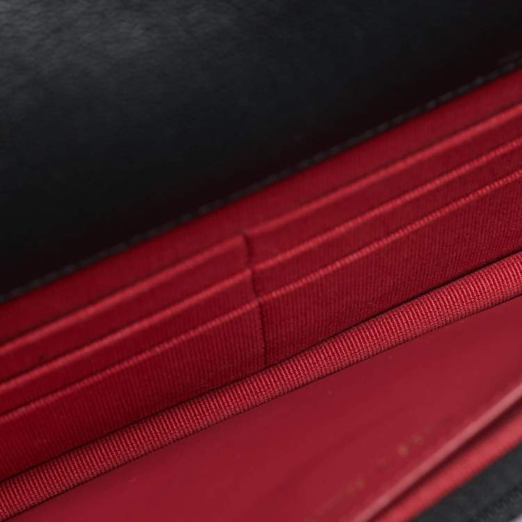 Pre Owned Chanel 19 Black Quilted Leather Wallet On Chain