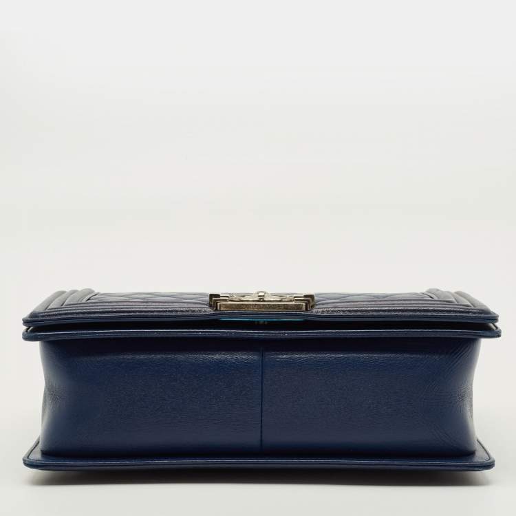 Pre Owned Chanel Boy Medium Dark Blue Quilted Leather Flap Bag
