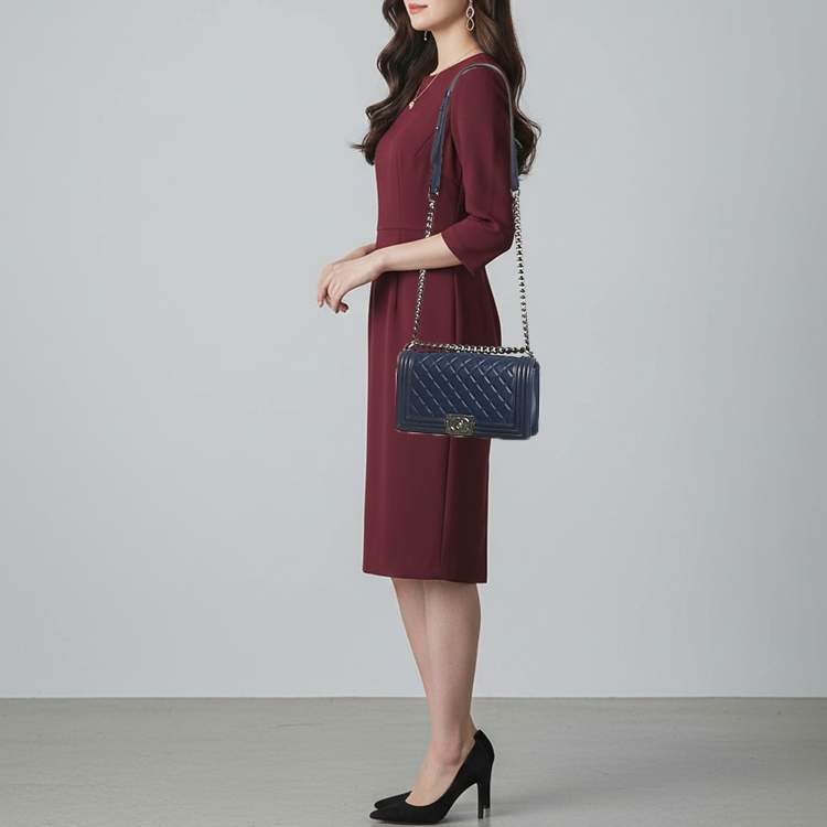 Pre Owned Chanel Boy Medium Dark Blue Quilted Leather Flap Bag