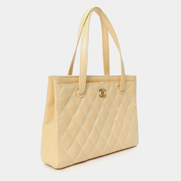 Pre Owned Chanel 2004-05 Beige Leather Wild Stitch Surpique Tote Bag
