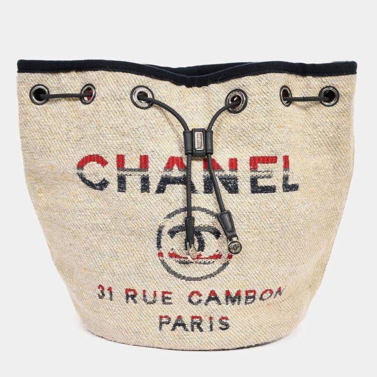 Pre Owned Chanel 2018-19 Beige Cloth Deauville Logo Bucket Shoulder Bag