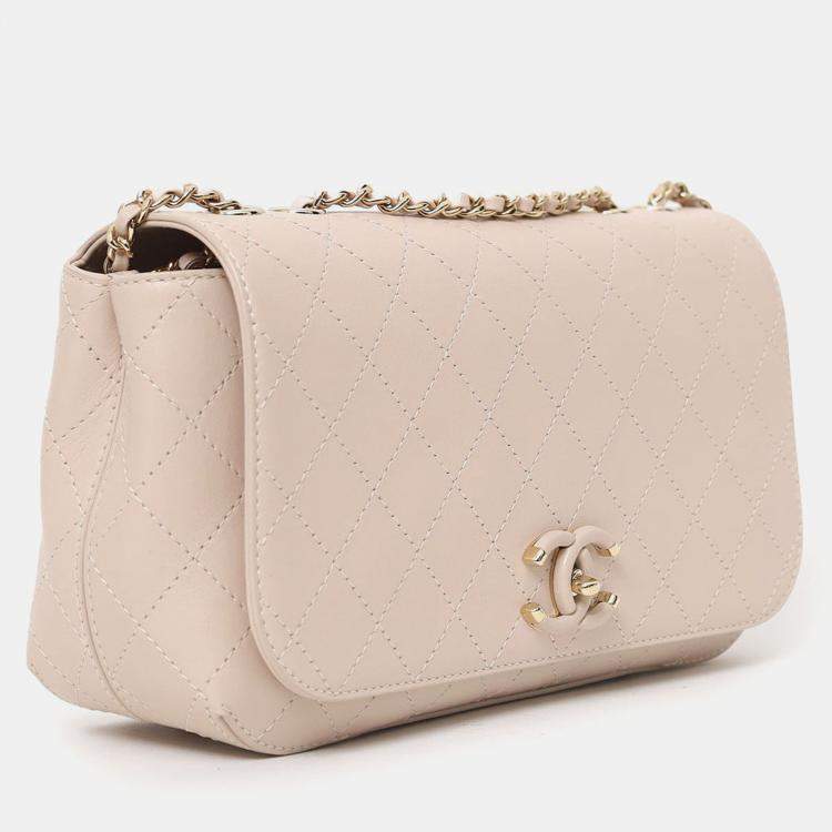 Pre Owned Chanel 2019 Cream Leather Quilted Flat Bag