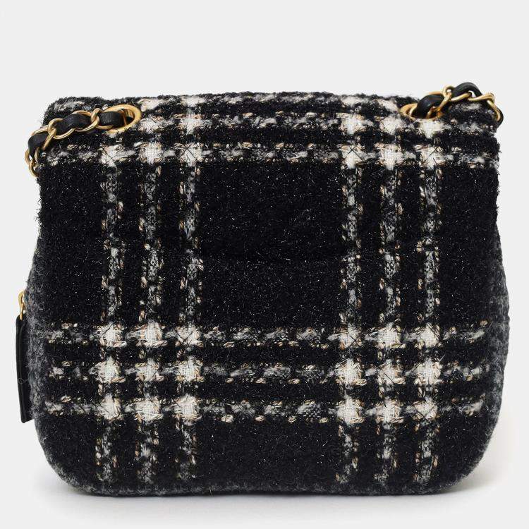 Pre Owned Chanel 2022 Black/Grey Wool Tweed CC Square Flap Bag
