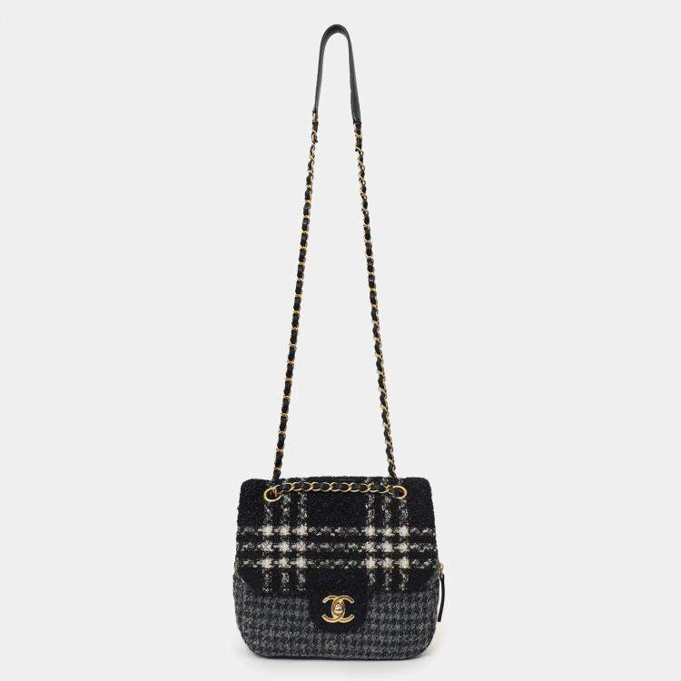 Pre Owned Chanel 2022 Black/Grey Wool Tweed CC Square Flap Bag