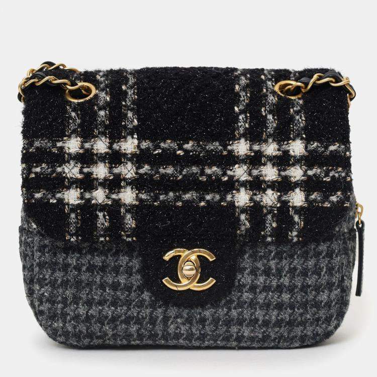 Pre Owned Chanel 2022 Black/Grey Wool Tweed CC Square Flap Bag