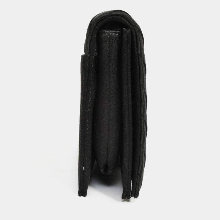 Pre Owned Chanel 2019 Black Silk Pleated CC Flip Lock Clutch