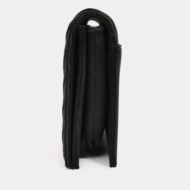 Pre Owned Chanel 2019 Black Silk Pleated CC Flip Lock Clutch