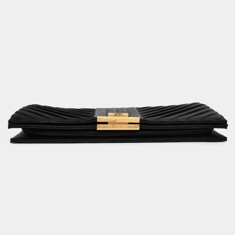Pre Owned Chanel 2019 Black Silk Pleated CC Flip Lock Clutch