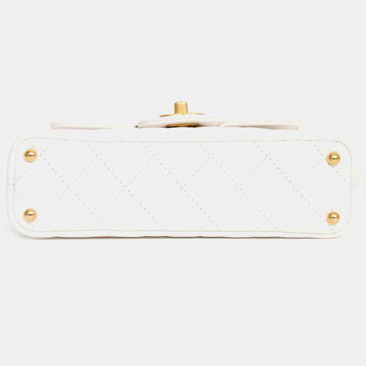 مملوكة مسبقًا Chanel 2025 White Lambskin Mini Rectangle Top Handle