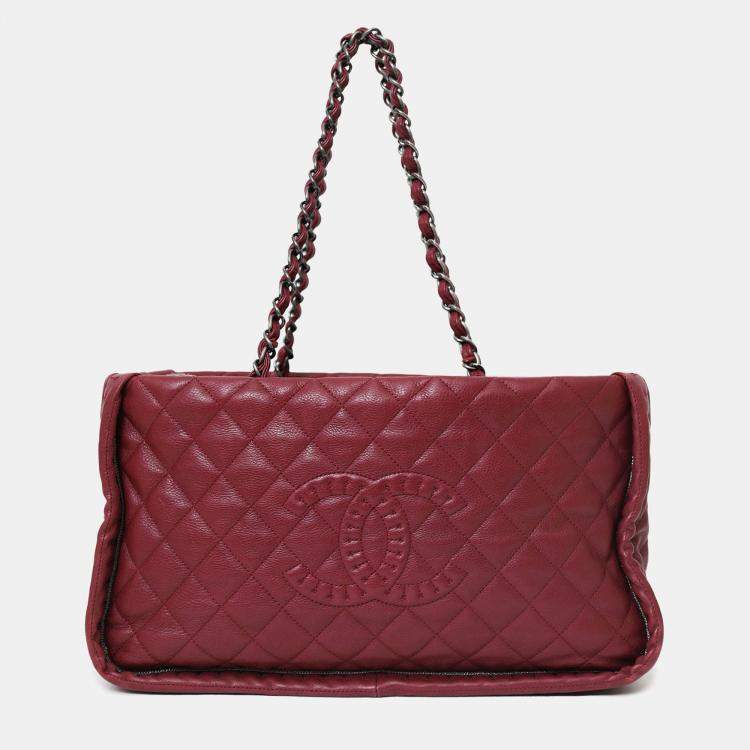 مملوكة مسبقًا Chanel 2011-12 Burgundy Quilted Leather CC Chain Tote