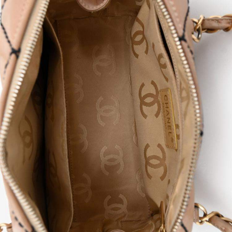 Pre Owned Chanel 2003/2004 Cream Leather Wild Stitch Surpique Bowler Bag