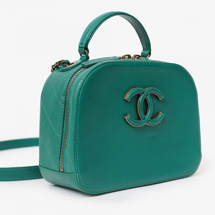 Pre Owned Chanel 2016-17 Green Leather Small Coco Curve Vanity Case