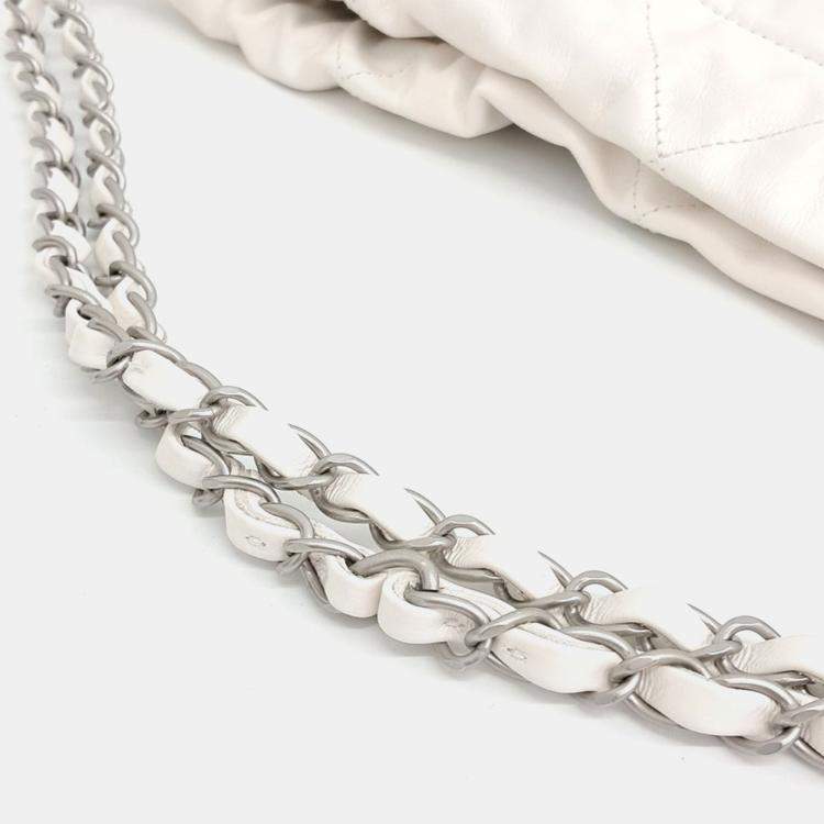 Pre Owned Chanel White Leather 22 Bag 35