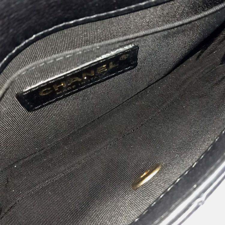 مملوكة مسبقًا Chanel Black Leather Belt Bag