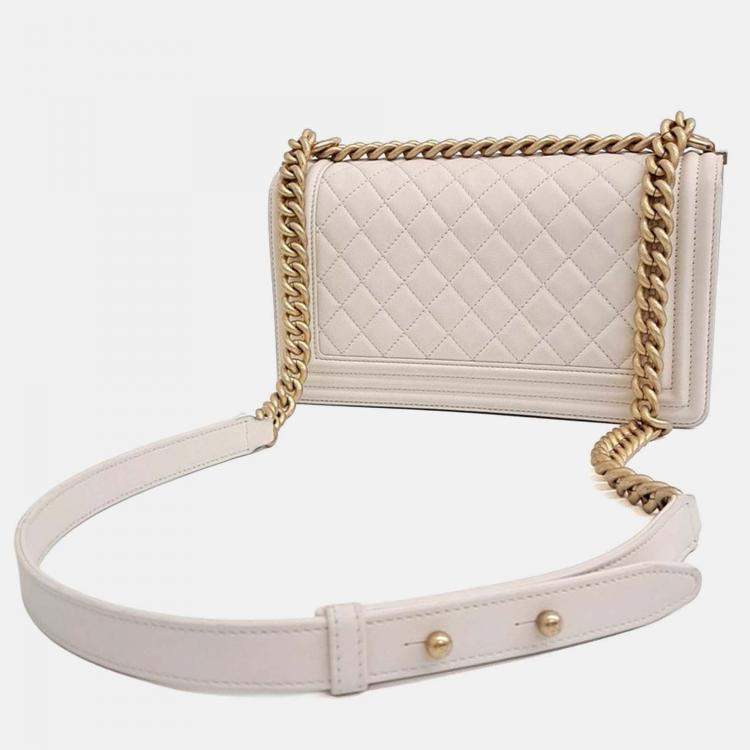 مملوكة مسبقًا Chanel Cream Leather Boy Bag Medium