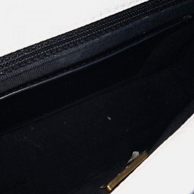 مملوكة مسبقًا Chanel White Leather Caviar Chain Shoulder Bag